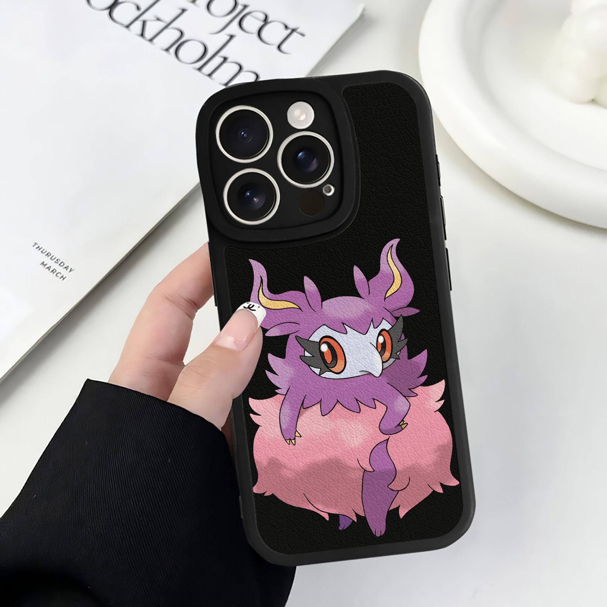 （画像用） ポケットモンスター Pokémon 【iPhone 16シリーズ対応】シリコンスマホケース（レザー調） 材質：シリコン